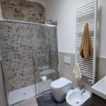 Bagno con doccia
